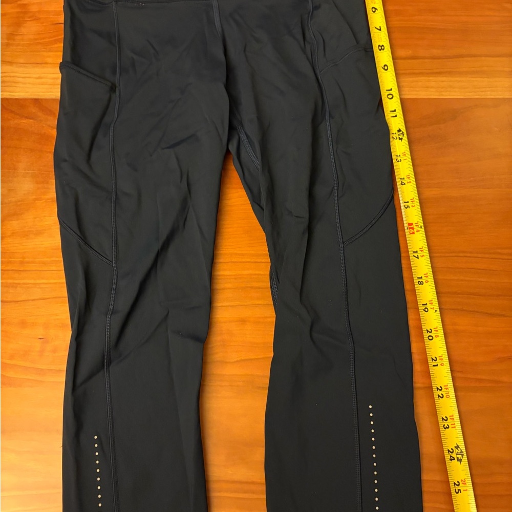 lululemon Navy Blue crop leggings with pockets - Picture 7 of 8